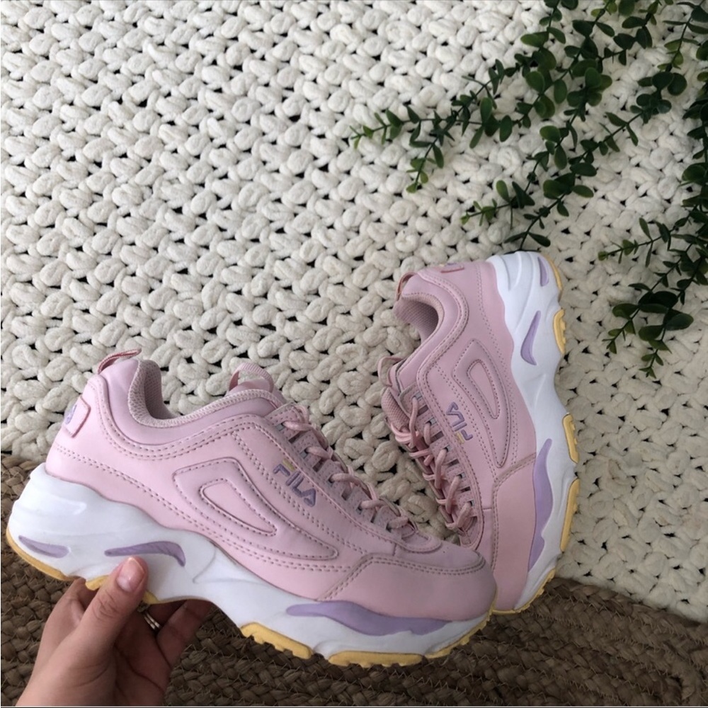 Pink fila shoes 6.5